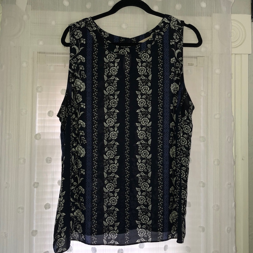 Loft plus sleeveless blouse. Size 16/18.